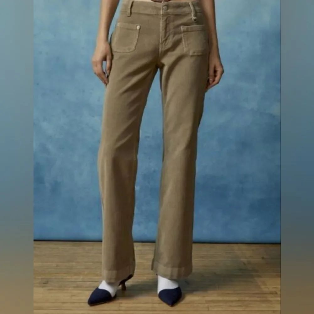 Urban Outfitters beige corduroy flare pants size 6 nwot